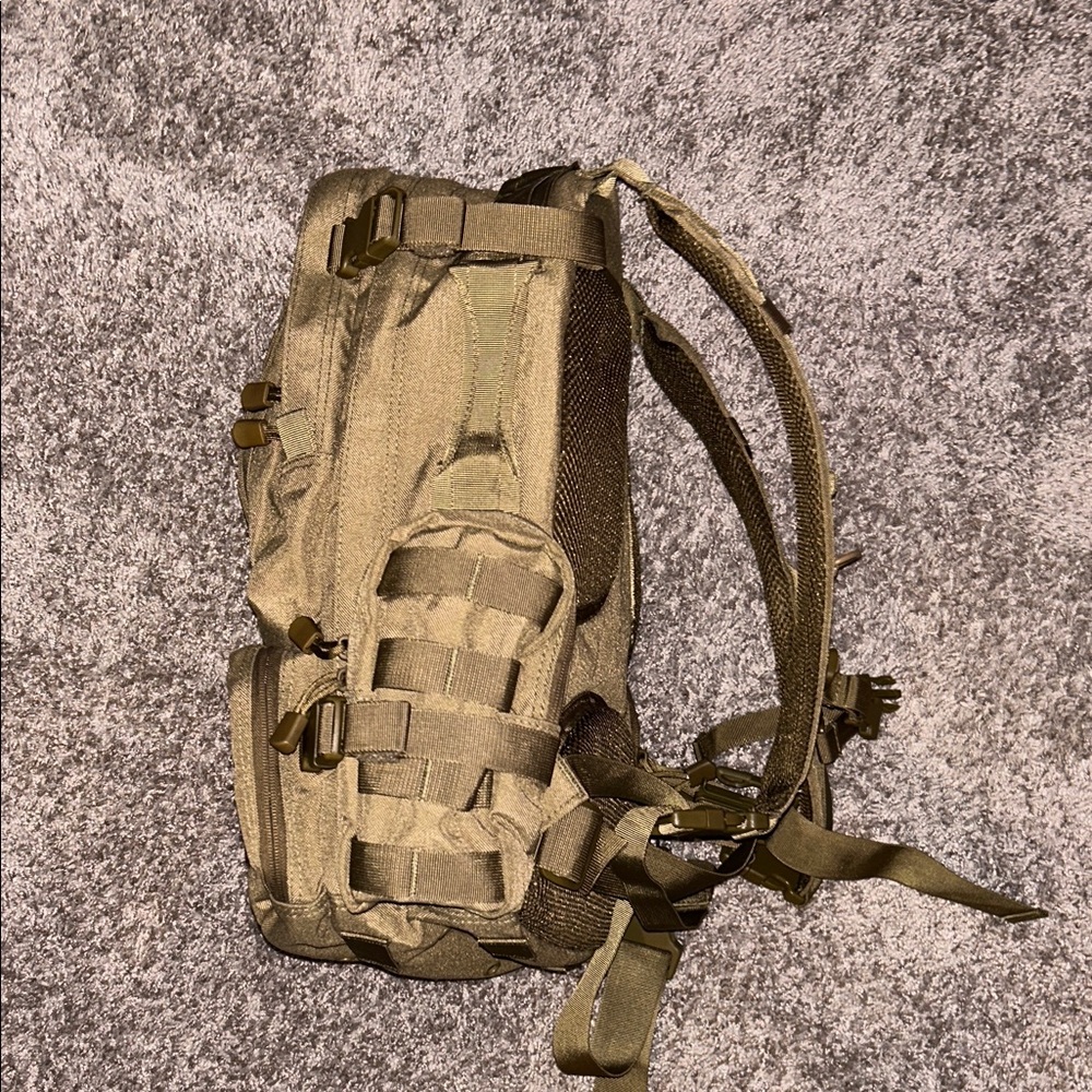 Condor Tactical EDC / URBAN Assault 
Backpack.  Top #1 rated backpack

Best #1 - Picture 2 of 5